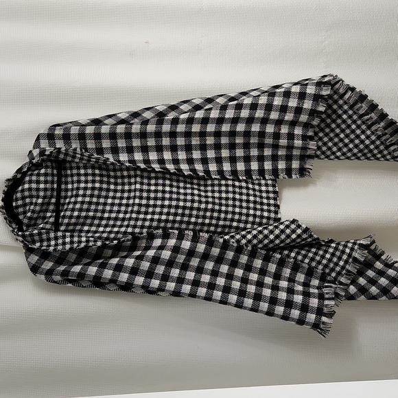 Checkered Wrap - Picture 4 of 5